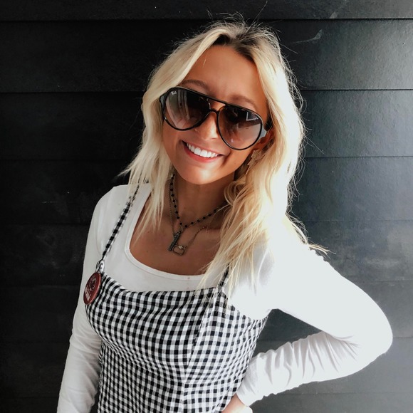 Profile Picture of Abbey Franklin (@abbbeeyyy) on Poshmark