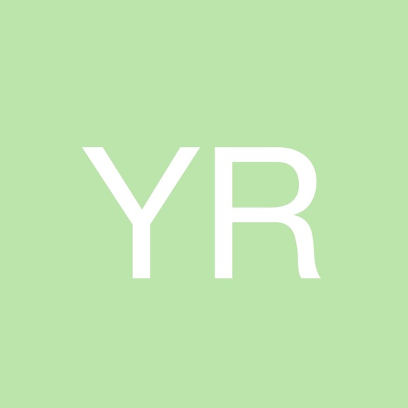 Profile Picture of Yahaira Roelfs (@5btkddk7au) on Poshmark