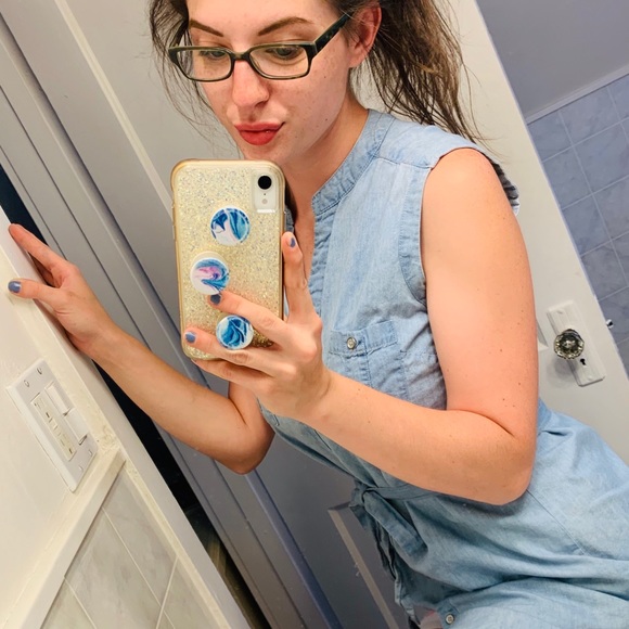 Profile Picture of Danielle Vaillancourt (@danielle_v31) on Poshmark