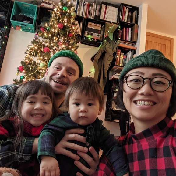 Profile Picture of Qiurong Deng (@qiurongdeng) on Poshmark