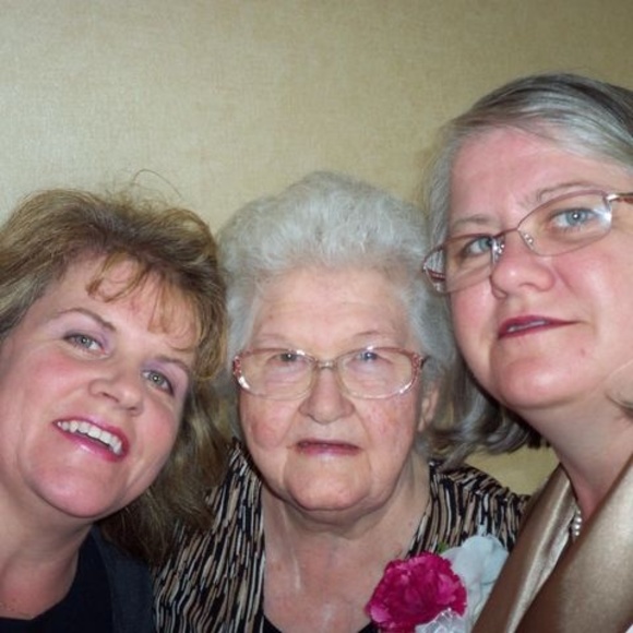 Profile Picture of Mary lou Belisle (@maryloubelisle) on Poshmark