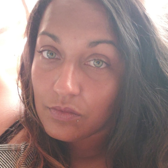 Profile Picture of Emma Lard-james (@ejlard) on Poshmark