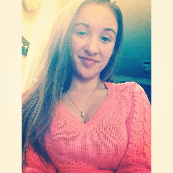 Profile Picture of Payton Malinick (@pjmmtr02) on Poshmark