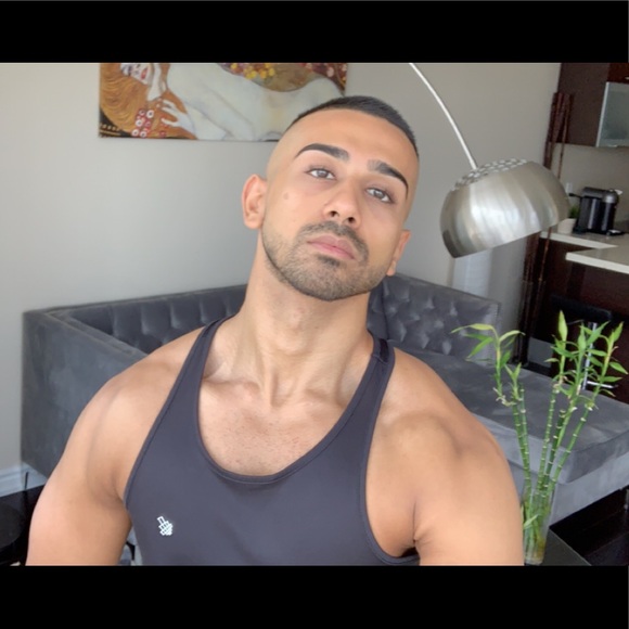 Profile Picture of Arsalan Malik (@arso1993) on Poshmark