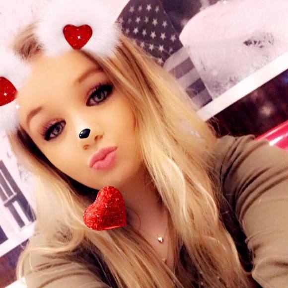 Profile Picture of Rebecca Sprowl (@xorebecca168) on Poshmark