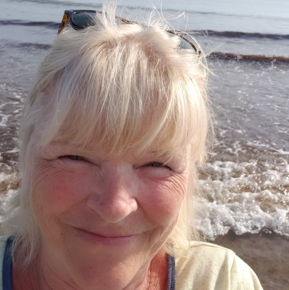 Profile Picture of Kim Brennick (@kimbrennick) on Poshmark