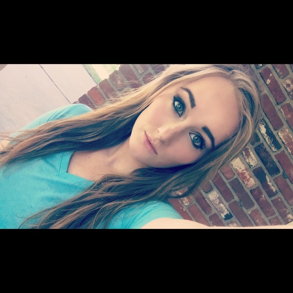 Profile Picture of Jillian Harper (@jayharper) on Poshmark