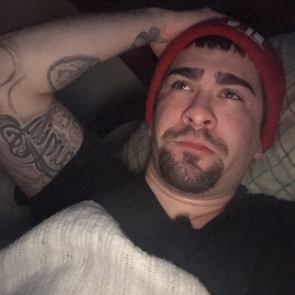 Profile Picture of Sean Timmony (@seanzy3) on Poshmark