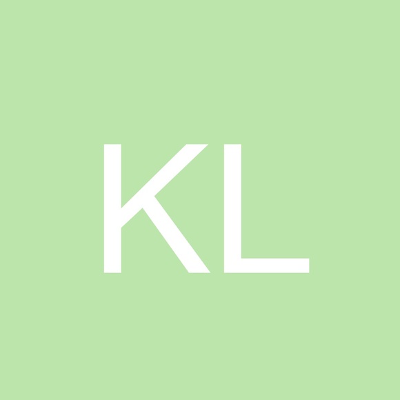 Profile Picture of Kylea Lott (@kylealott1997) on Poshmark