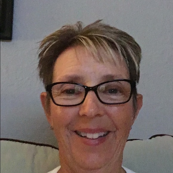Profile Picture of Raylene Mcsally (@barefoot67) on Poshmark