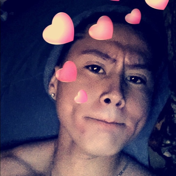 Profile Picture of Erik Ledezma (@erik_777) on Poshmark
