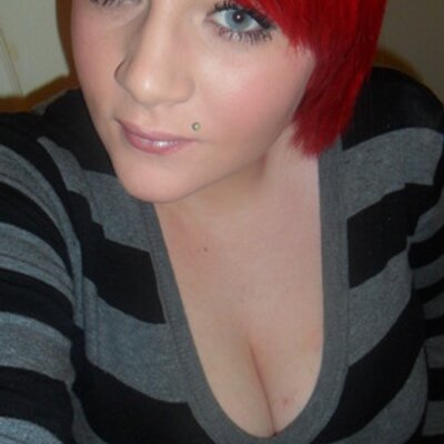 Profile Picture of Lindsay MacDougall (@blackstar_ox) on Twitter