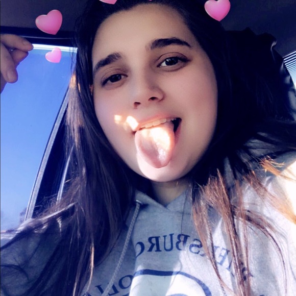 Profile Picture of Missy Ryker (@missyyrykerr) on Poshmark