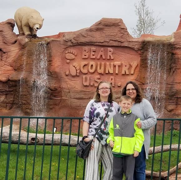 Profile Picture of Christina Thoelke (@chiselt) on Poshmark