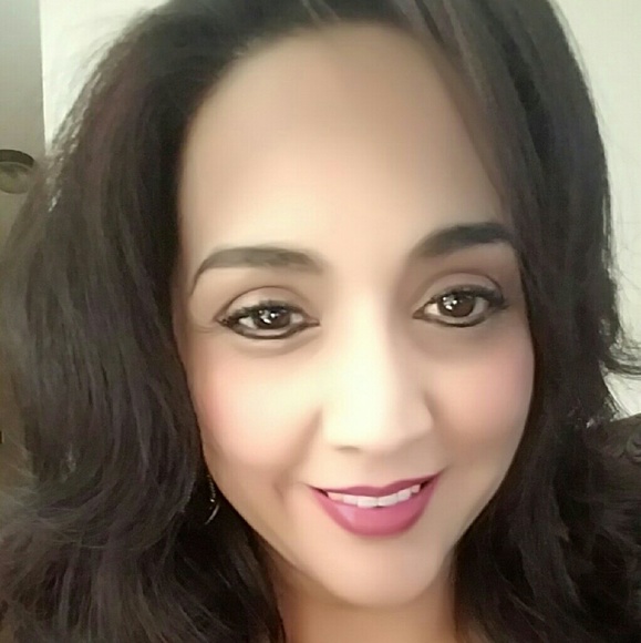 Profile Picture of Norma Chacon (@rosco7894) on Poshmark