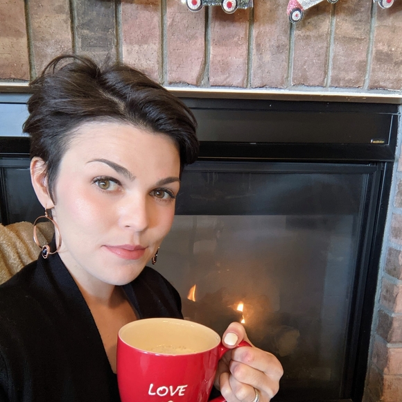 Profile Picture of Audra Powers (@adpow27) on Poshmark