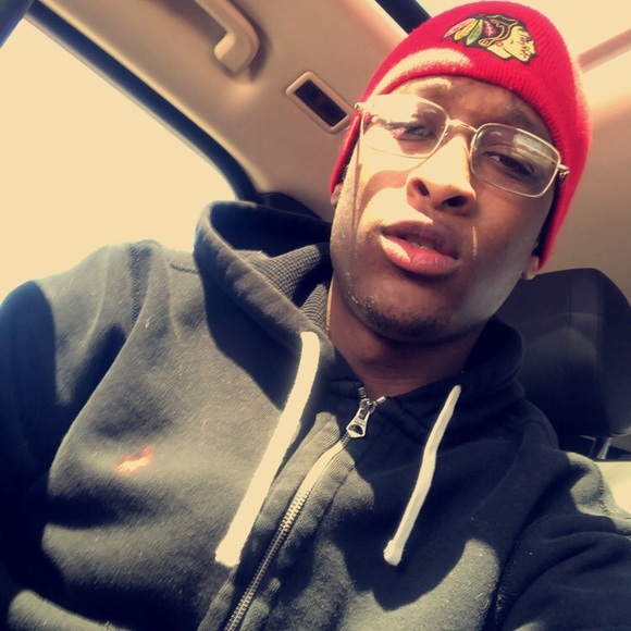 Profile Picture of Mooda Mooda (@mooda_mooda) on Poshmark