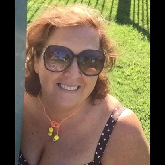 Profile Picture of Susan Hudson (@susanwahl) on Poshmark