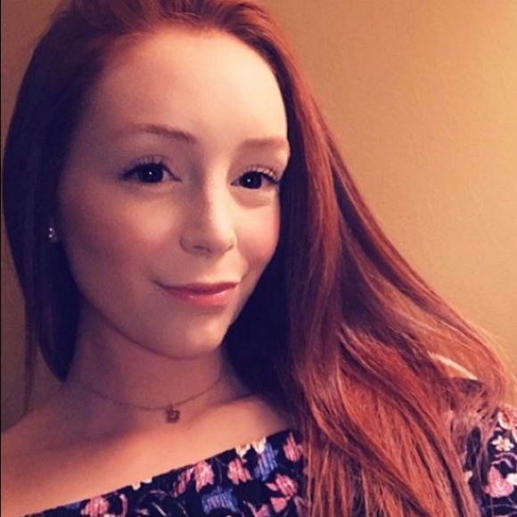 Tayla Ferranti - Poshmark Profile Picture of Tayla Ferranti (@taylaferranti) on Poshmark