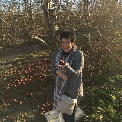 Profile Picture of Jean Fede Lewin (@sunneeoday) on Twitter