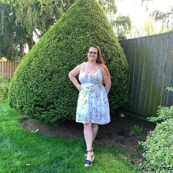 Profile Picture of Laura Corson (@lauracorson) on Poshmark
