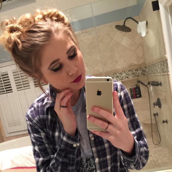 Profile Picture of Leah Penticuff (@leahpenticuff) on Poshmark