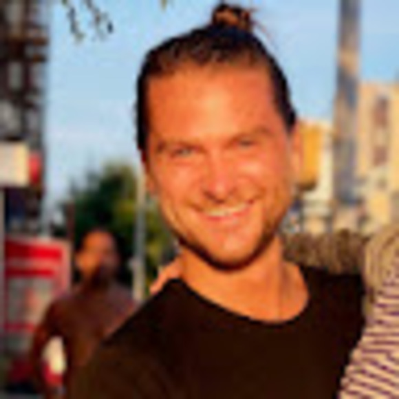 Profile Picture of Frank Rupp (@frankrupp) on Poshmark