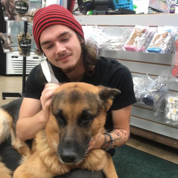 Profile Picture of Evan Nolte (@zach0002) on Poshmark