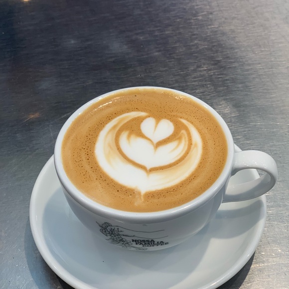 Profile Picture of Laulaura Saltzer (@laurasalt) on Poshmark