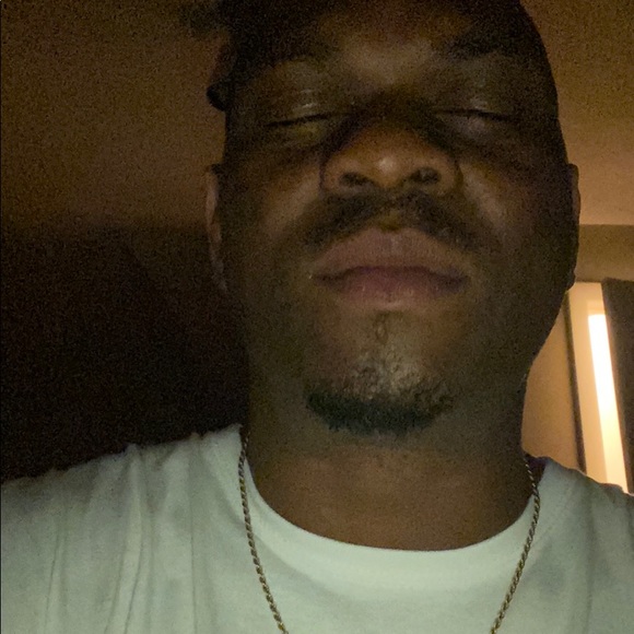 Profile Picture of Maurice Wright (@mauricewrigh839) on Poshmark