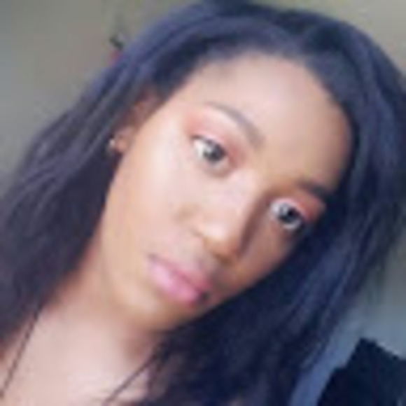 Profile Picture of Loreen Jean-charles (@loreen_jc) on Poshmark