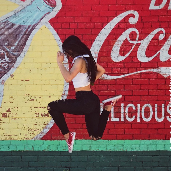 Madison Laumer - Poshmark Profile Picture of Madison Laumer (@mads_04) on Poshmark