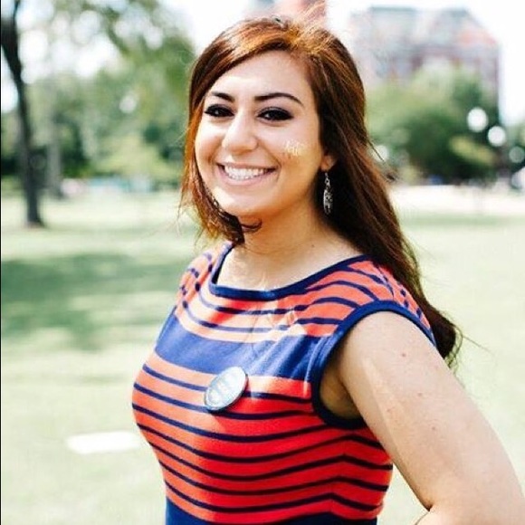 Profile Picture of Amber Issis (@amberissis) on Poshmark