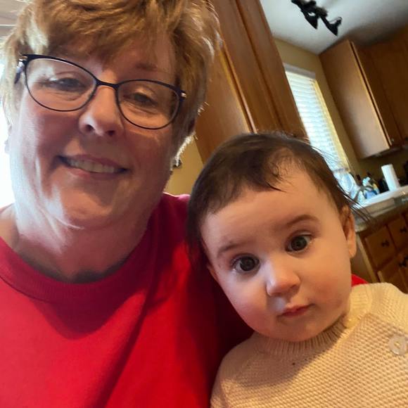 Profile Picture of Beth Paskoff (@epaskoff) on Poshmark