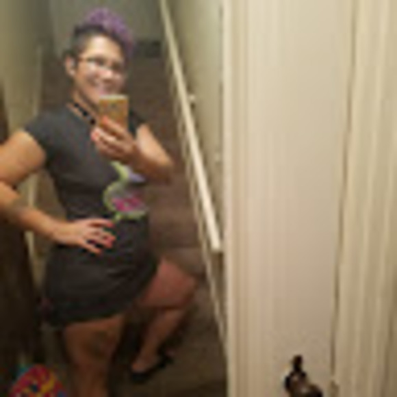 Profile Picture of Stephanie Jeter (@slj4) on Poshmark