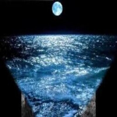 Profile Picture of Miriam Rowe (@MiriamRowe9) on Twitter