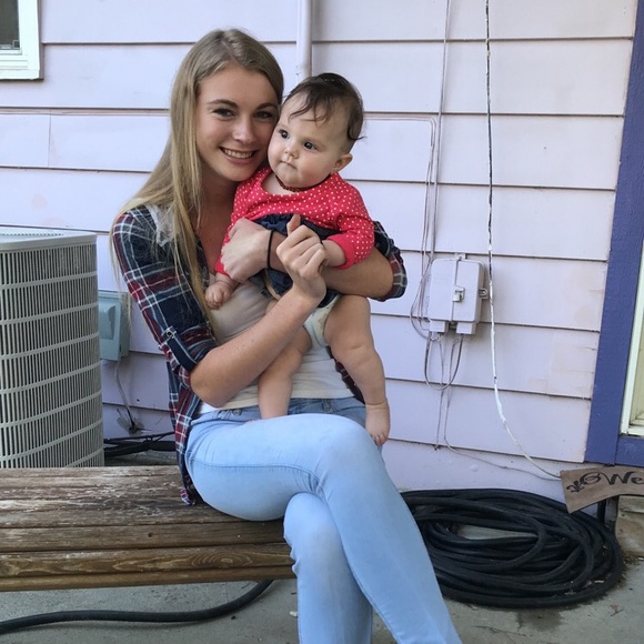 Profile Picture of Kaleigh Scott (@kaleighscott29) on Poshmark