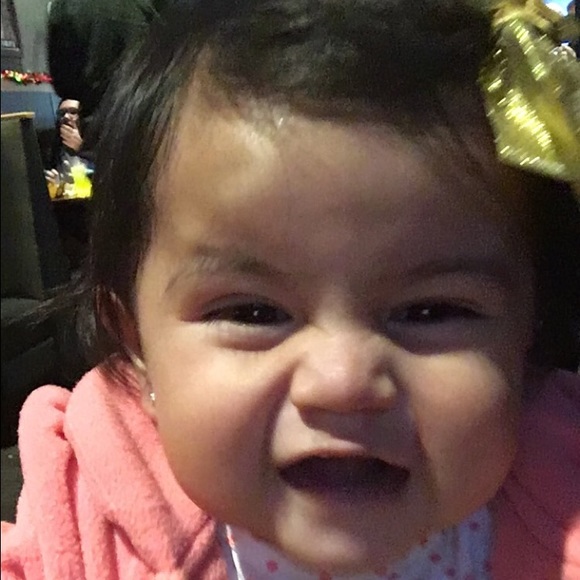 Profile Picture of Victoria Mendivil (@vicmendivil) on Poshmark