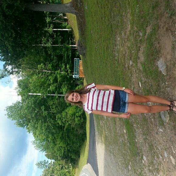 Profile Picture of Camille Edwards (@edwardscb) on Poshmark