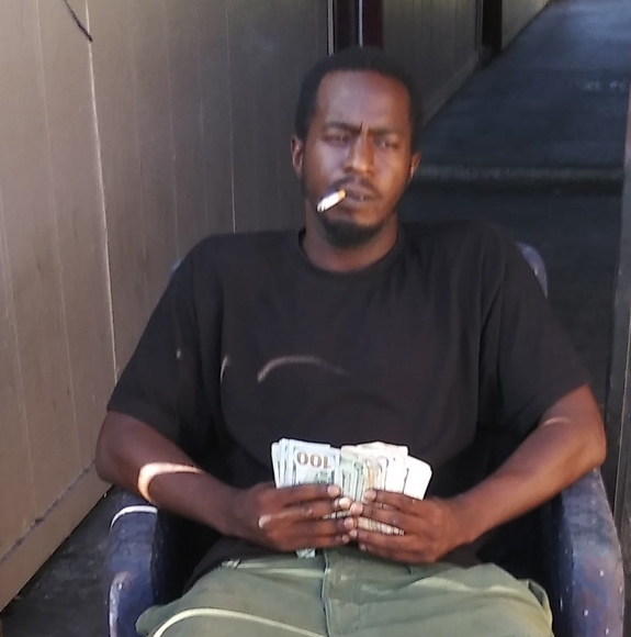 Profile Picture of Jonathan Humphries (@humphrieso7) on Poshmark