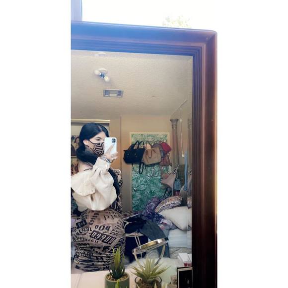 Alexis Meraz - Poshmark Profile Picture of Alexis Meraz (@alexismeraz01) on Poshmark