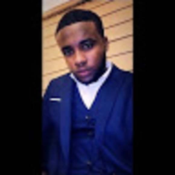 Profile Picture of Rushane Barracks (@rushanebarracks) on Poshmark
