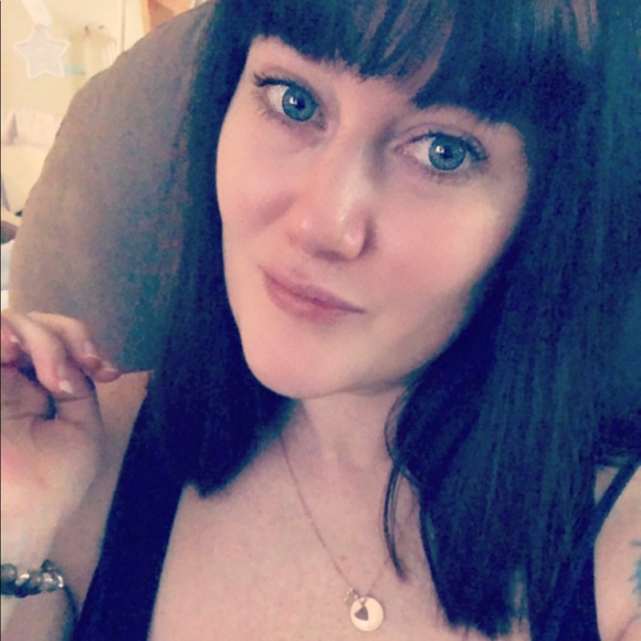 Profile Picture of Danna Williams (@danna_williams) on Poshmark