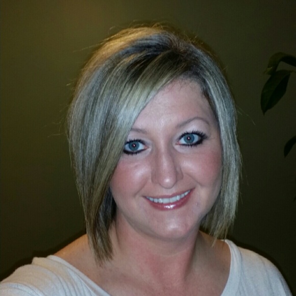 Profile Picture of Shawna King (@sking5147) on Poshmark