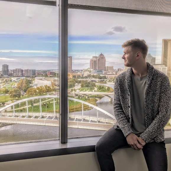 Profile Picture of Jason Schmiedebusch (@dudeschmiede) on Poshmark