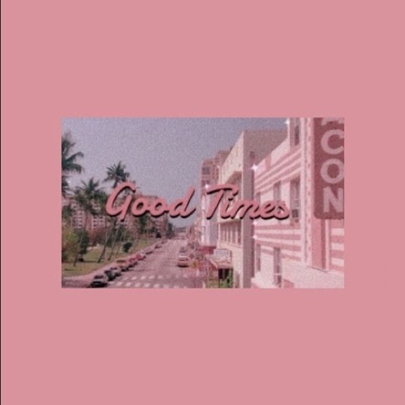 Profile Picture of Fiona Lin (@fifiona576) on Poshmark