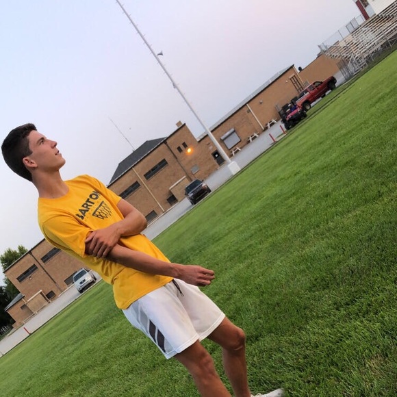 Profile Picture of Ryan Kuckelman (@ryanatposhmark) on Poshmark