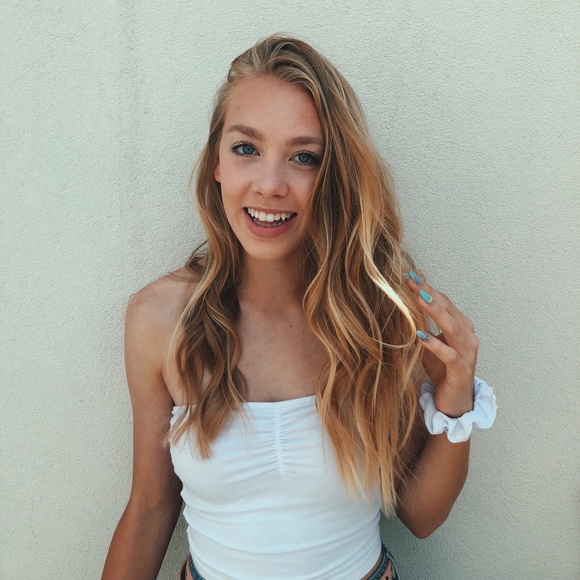 Profile Picture of Kennedy Sabatier (@kennedysabatier) on Poshmark