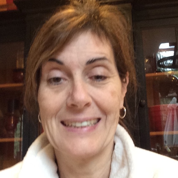 Profile Picture of Kathy Devlin (@devlink) on Poshmark