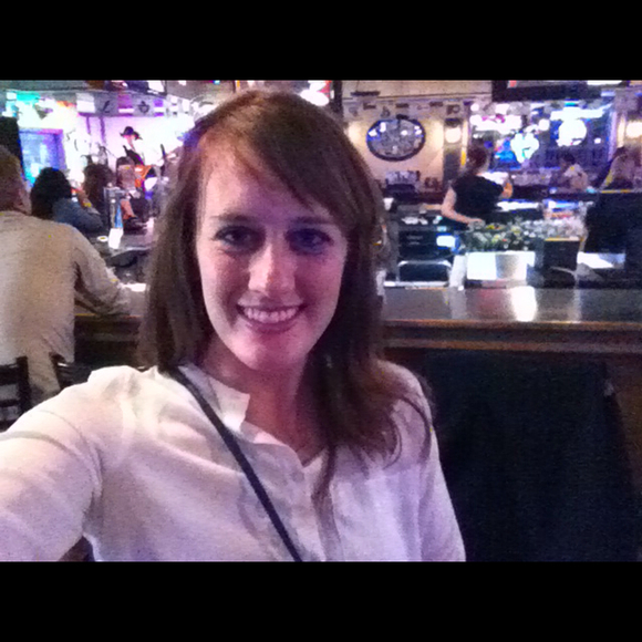 Profile Picture of Sara Johnson (@sarajjoh) on Poshmark